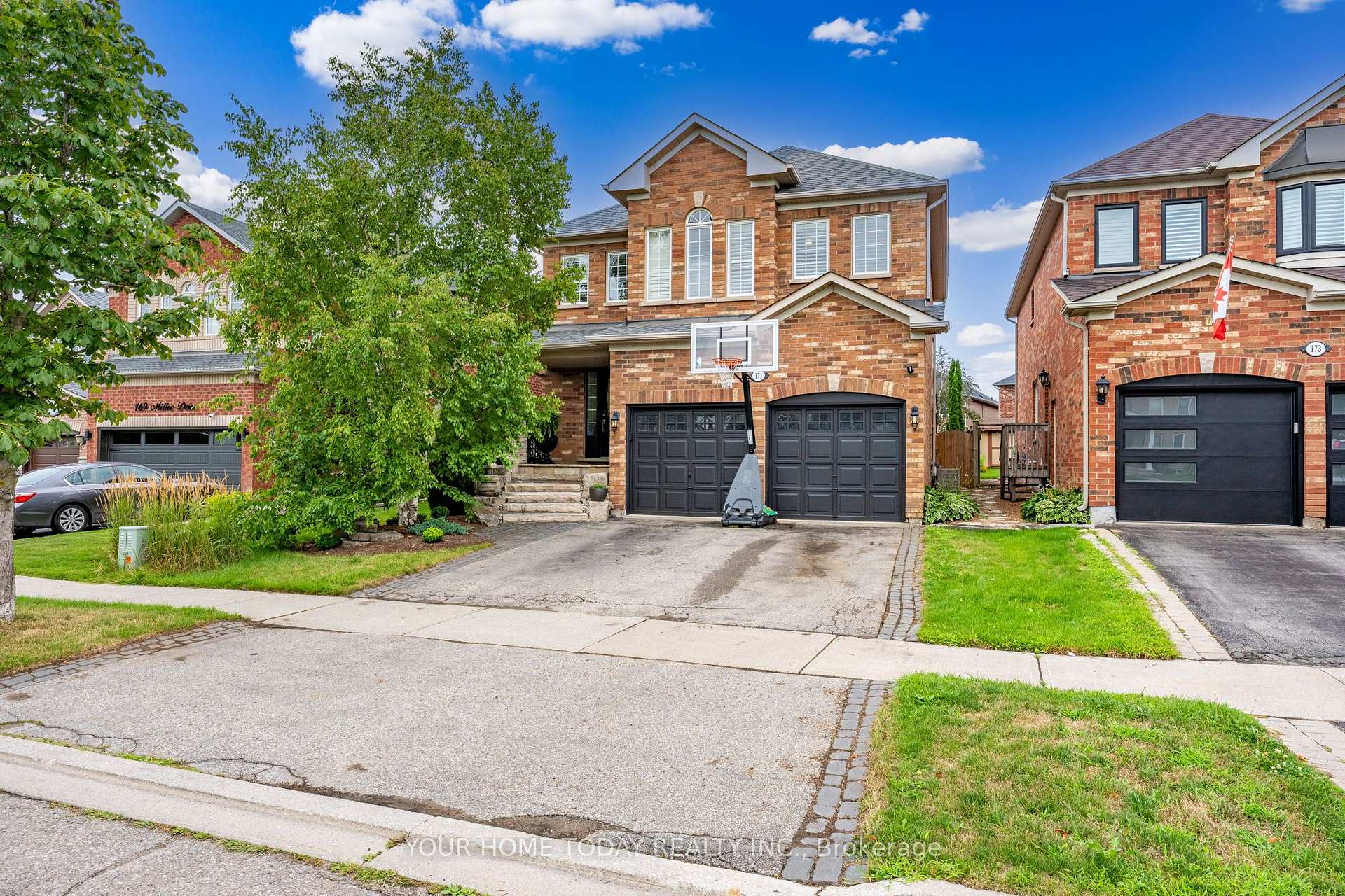 Photo 3 of 171 Miller Drive, Halton Hills, Georgetown — HOMEH