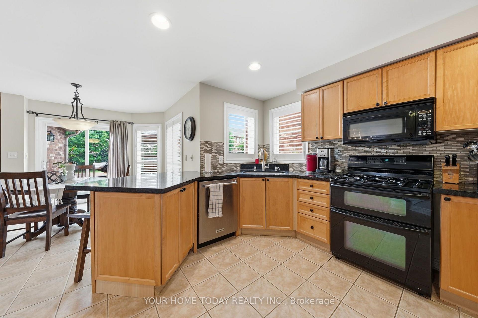Photo 12 of 171 Miller Drive, Halton Hills, Georgetown — HOMEH