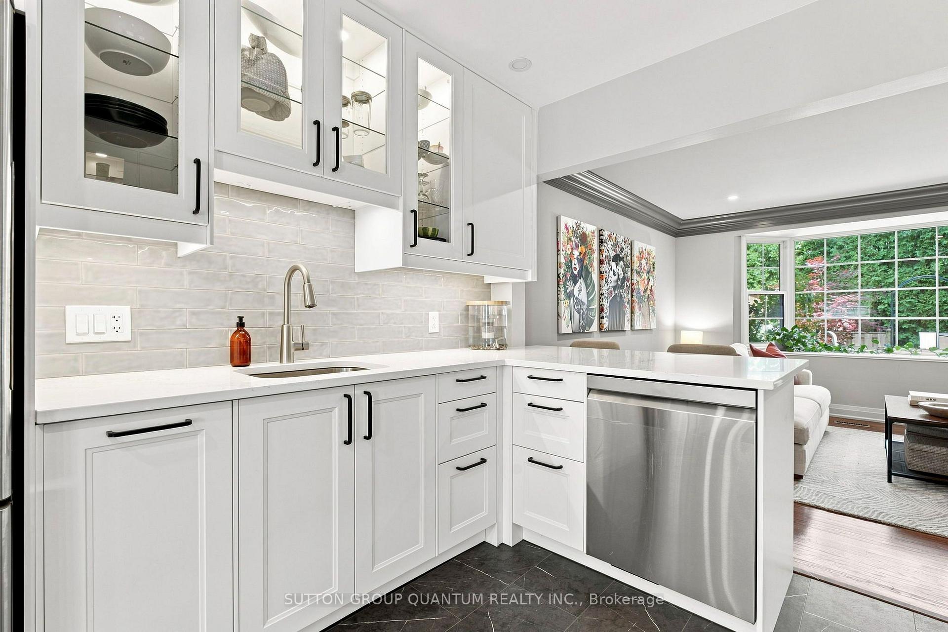 Photo 7 of Unit 531, 531 Arlington Boulevard, Burlington, Roseland — HOMEH