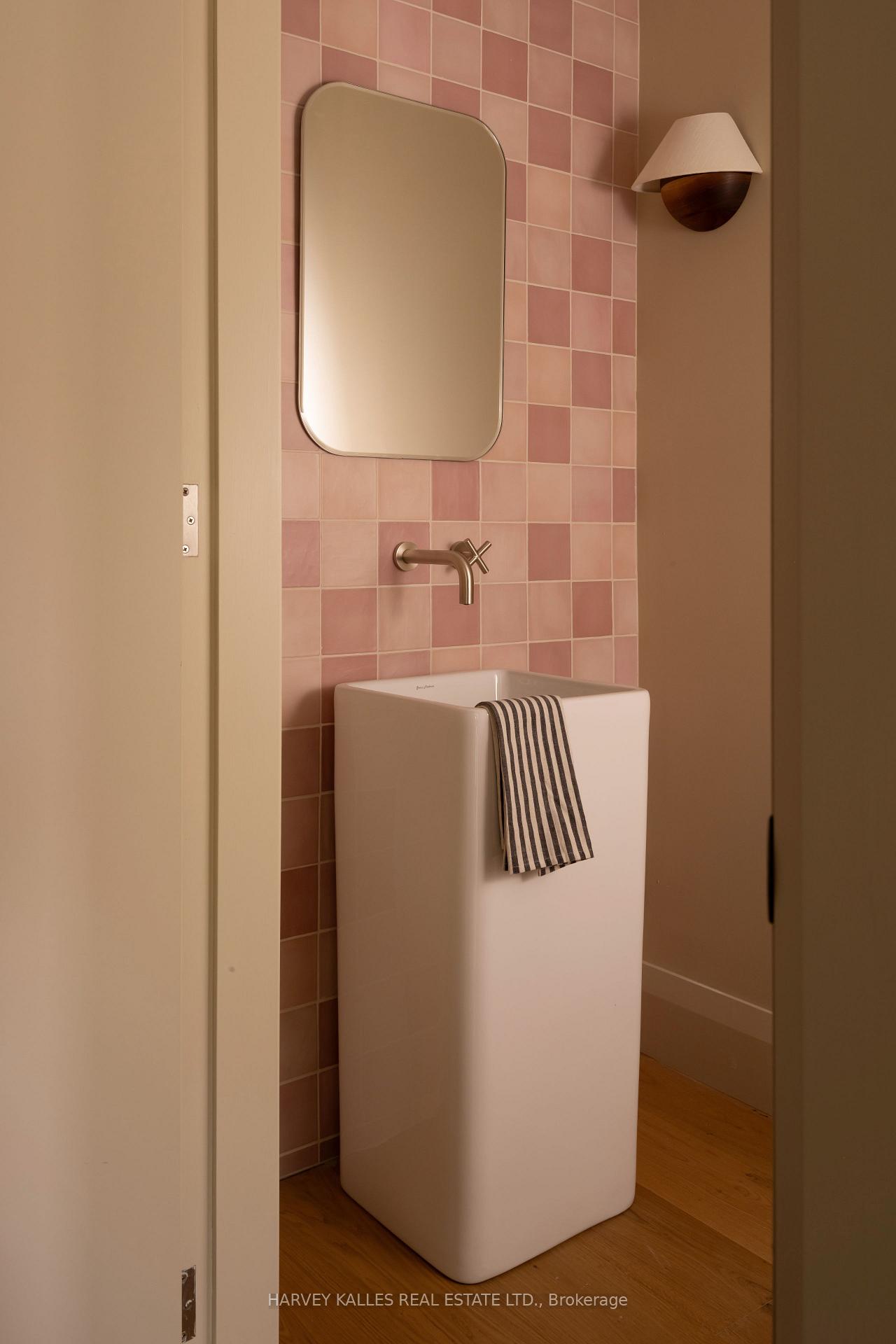 Photo 8 of Unit A, 157 Hallam Avenue, Toronto, Dovercourt-Wallace Emerson-Junction — HOMEH