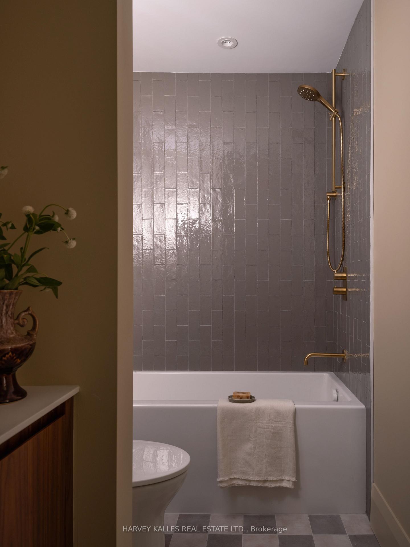 Photo 15 of Unit A, 157 Hallam Avenue, Toronto, Dovercourt-Wallace Emerson-Junction — HOMEH