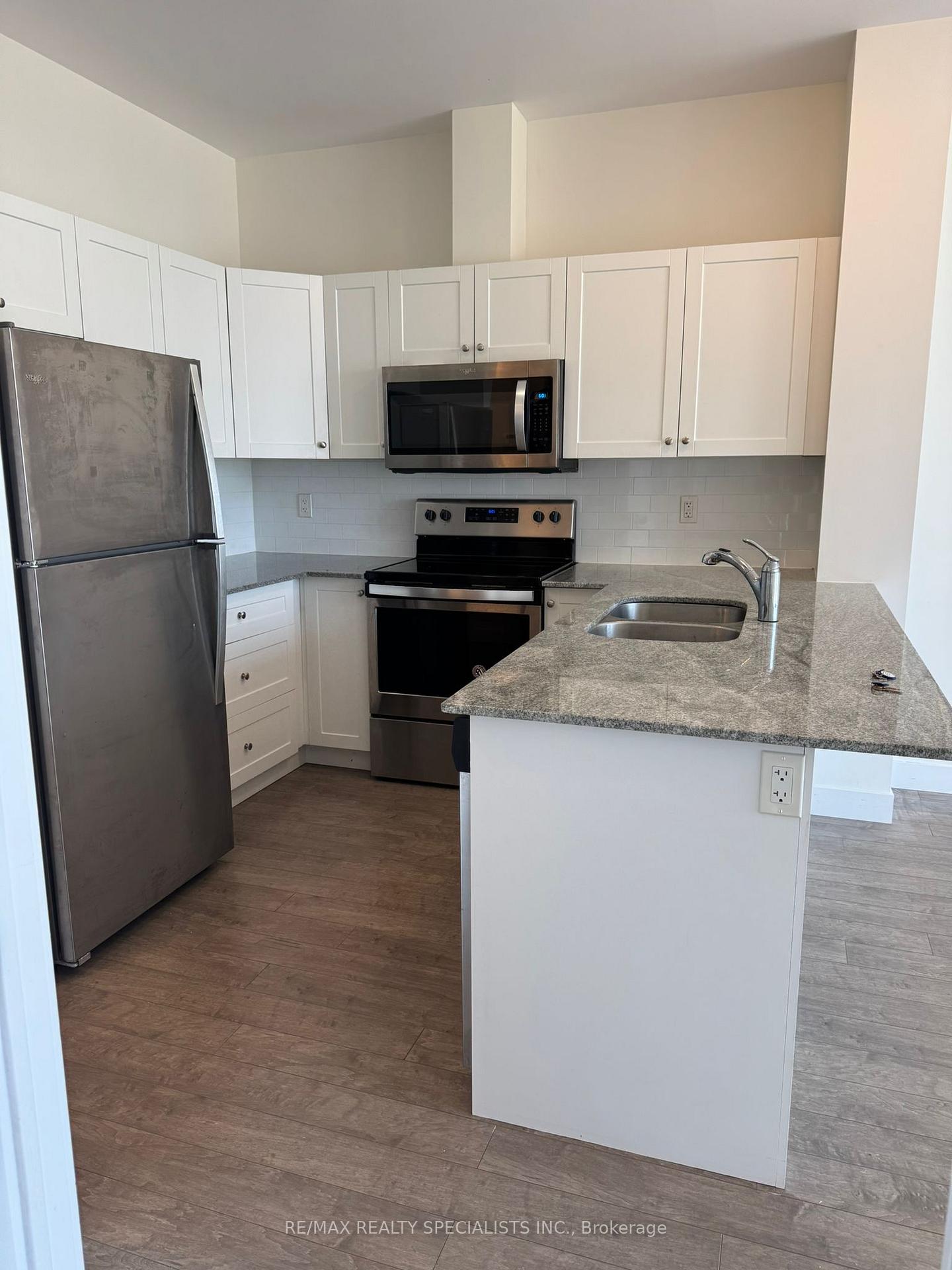 Photo 5 of Unit 1410, 100 Garment Street N, Kitchener, City Commercial Core — HOMEH