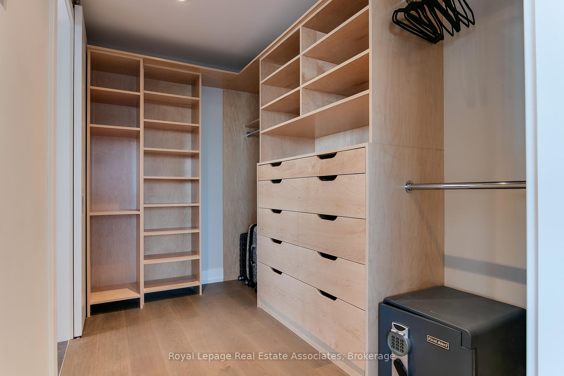 Photo 34 of Unit 1002, 90 Stadium Road, Toronto, Niagara — HOMEH