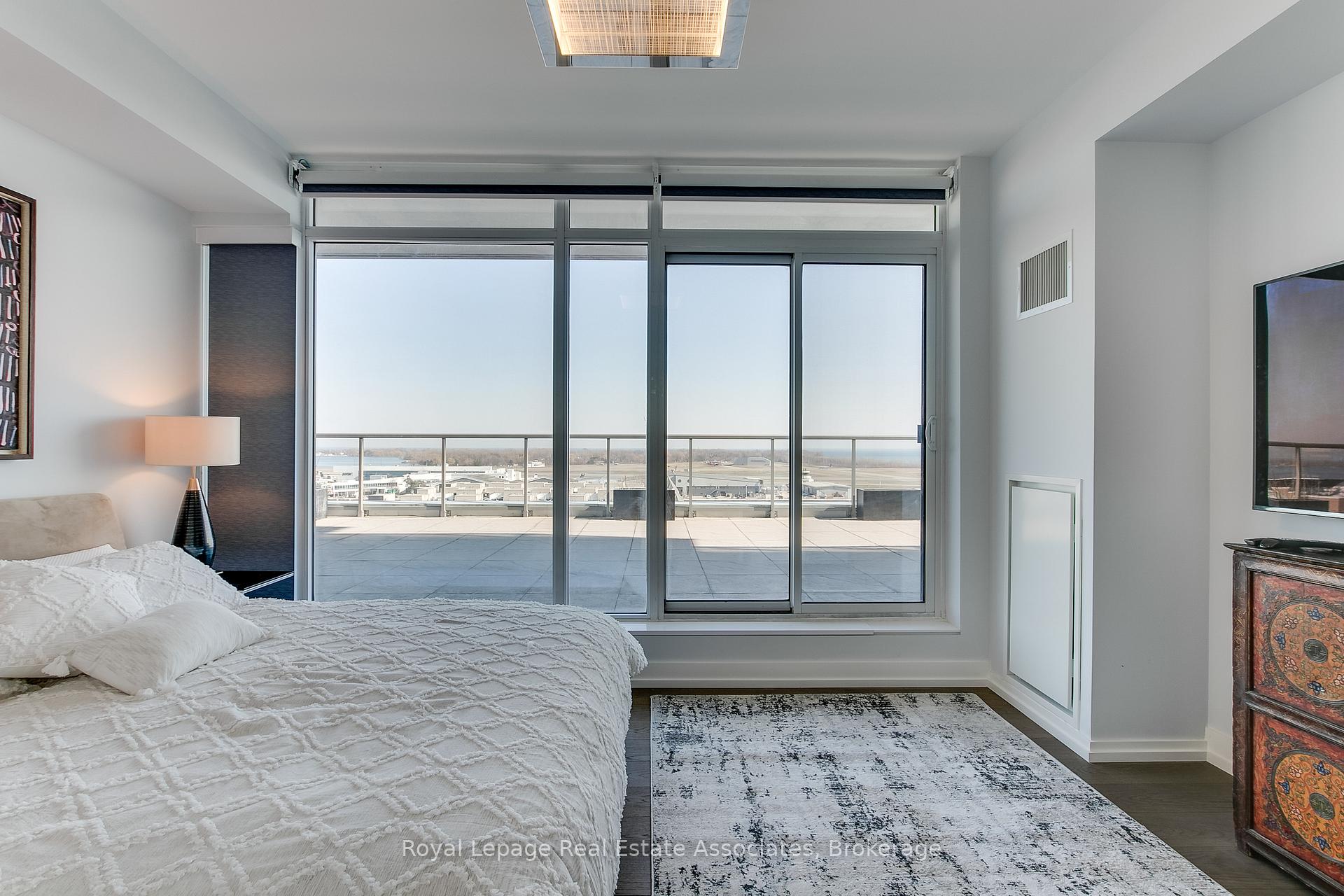 Photo 37 of Unit 1002, 90 Stadium Road, Toronto, Niagara — HOMEH