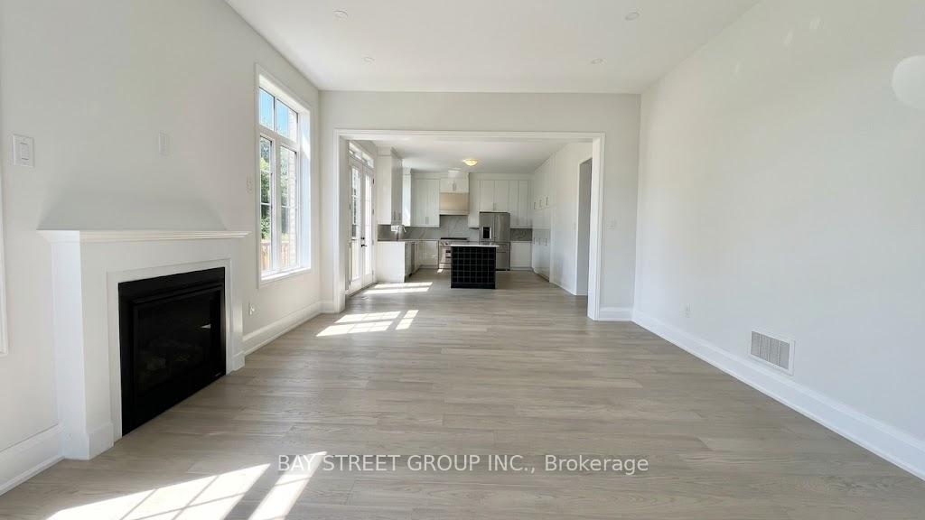 Photo 3 of 32 Moreau Way, Springwater, Centre Vespra — HOMEH