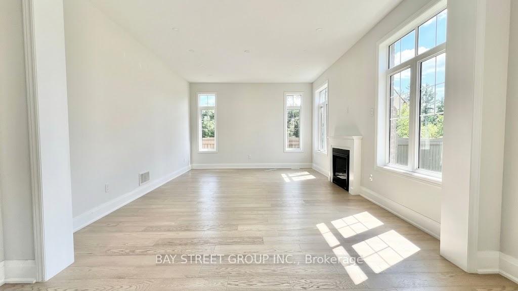 Photo 4 of 32 Moreau Way, Springwater, Centre Vespra — HOMEH