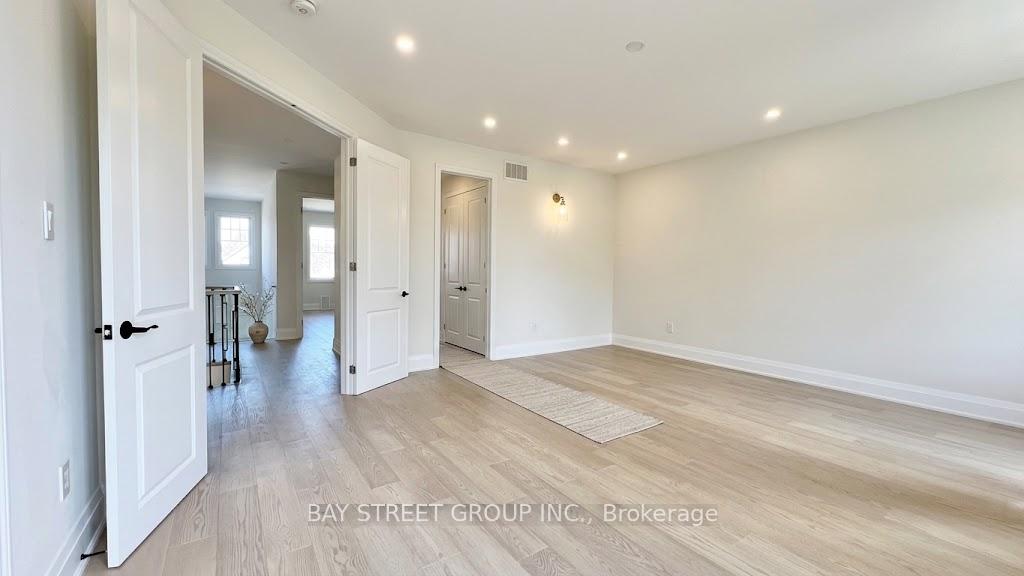 Photo 10 of 32 Moreau Way, Springwater, Centre Vespra — HOMEH
