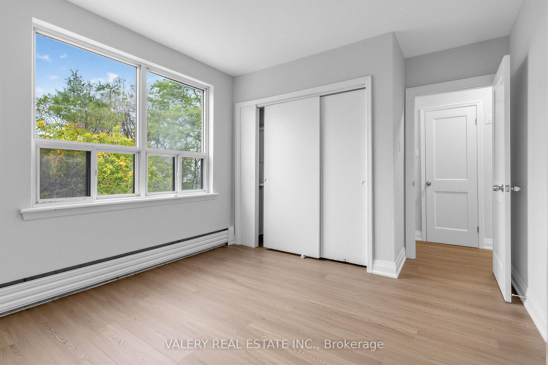 Photo 8 of Unit 5, 12 Westgate Boulevard, Toronto, Bedford Park-Nortown — HOMEH