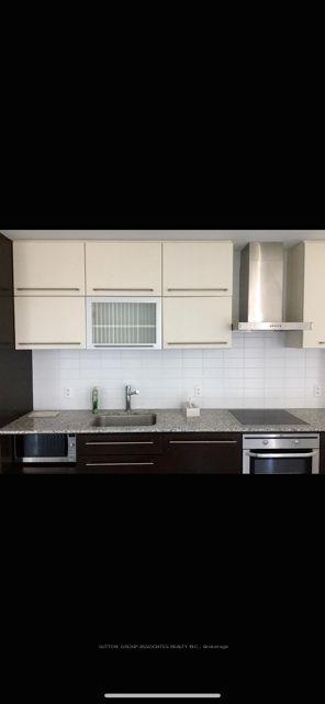 Photo 10 of Unit 2411, 770 Bay Street, Toronto, Bay Street Corridor — HOMEH