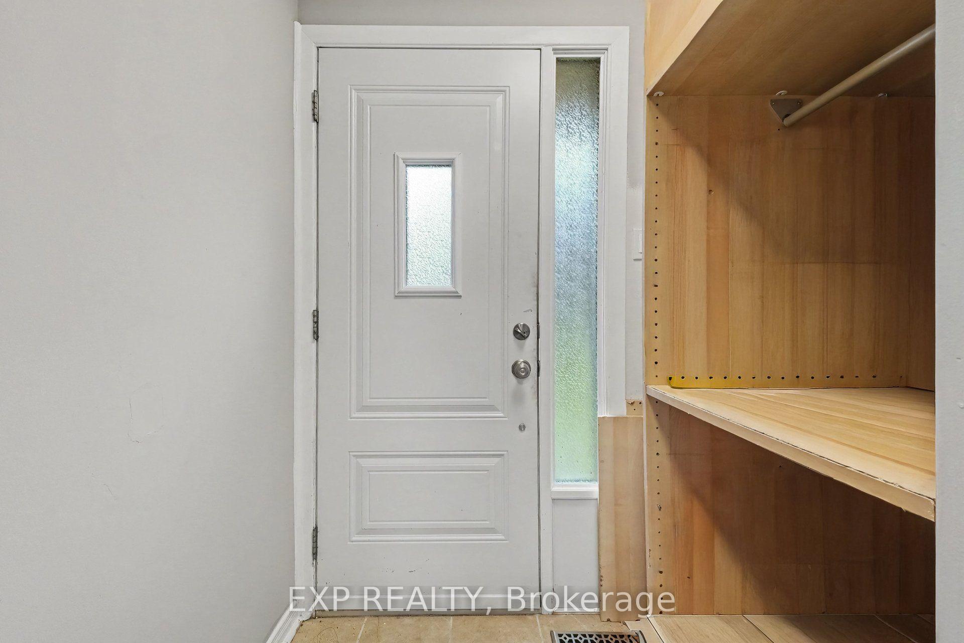 Photo 5 of Unit D, 32 Benlea Drive, Ottawa, Pineglen — HOMEH