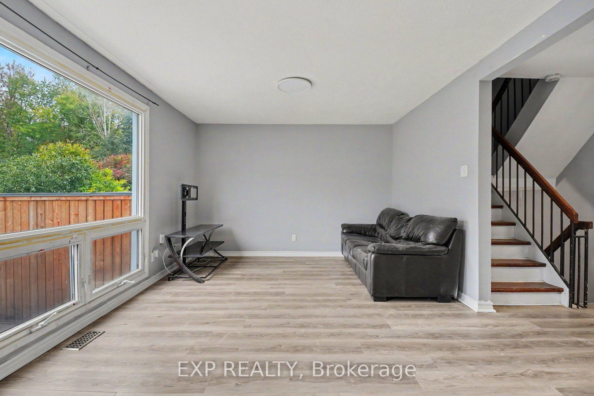 Photo 9 of Unit D, 32 Benlea Drive, Ottawa, Pineglen — HOMEH
