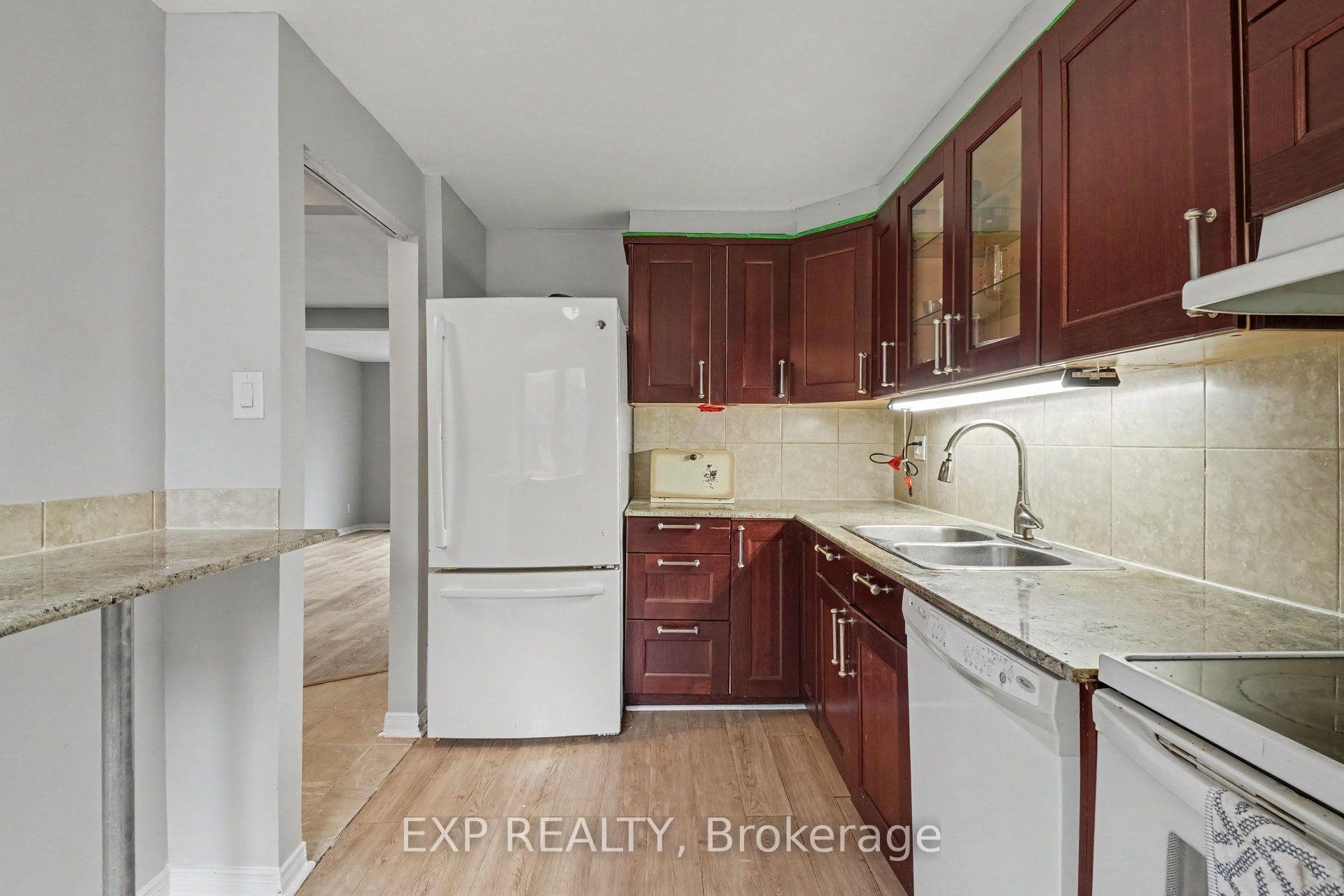 Photo 14 of Unit D, 32 Benlea Drive, Ottawa, Pineglen — HOMEH