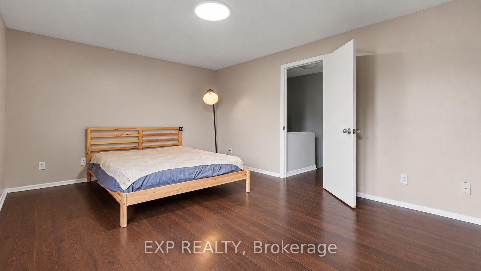 Photo 19 of Unit D, 32 Benlea Drive, Ottawa, Pineglen — HOMEH
