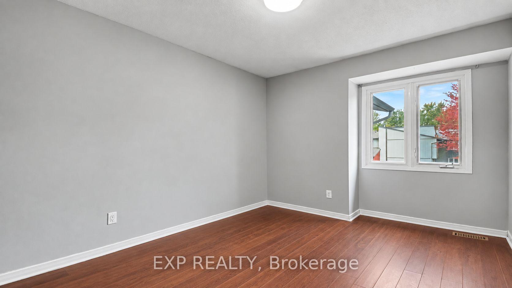 Photo 23 of Unit D, 32 Benlea Drive, Ottawa, Pineglen — HOMEH