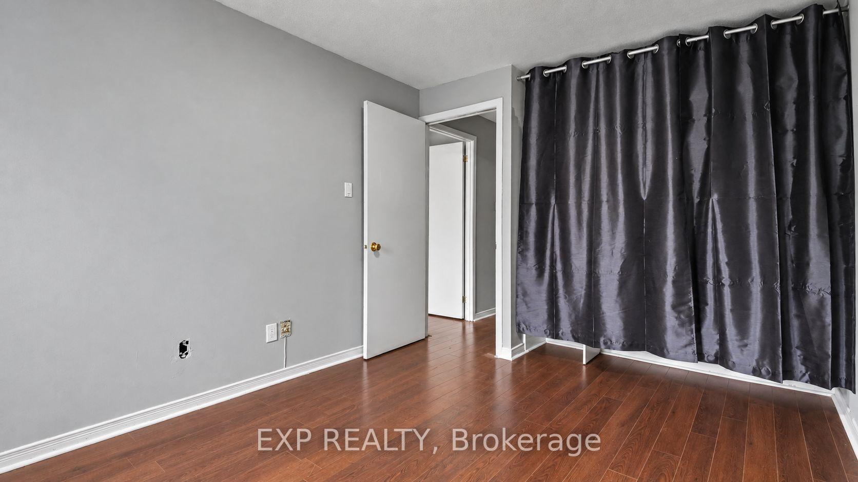 Photo 24 of Unit D, 32 Benlea Drive, Ottawa, Pineglen — HOMEH