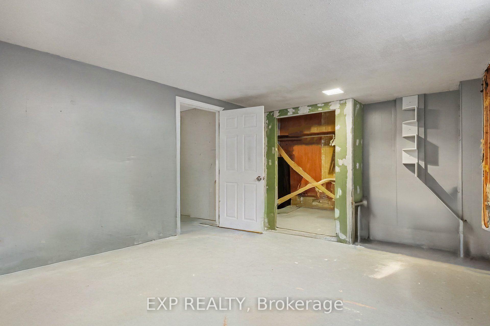 Photo 26 of Unit D, 32 Benlea Drive, Ottawa, Pineglen — HOMEH
