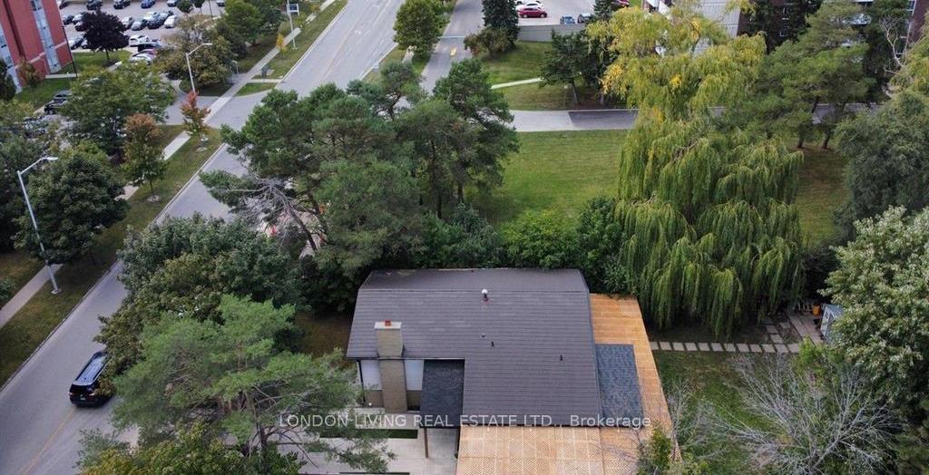 Photo 33 of 890 Viscount Road, London, South M — HOMEH