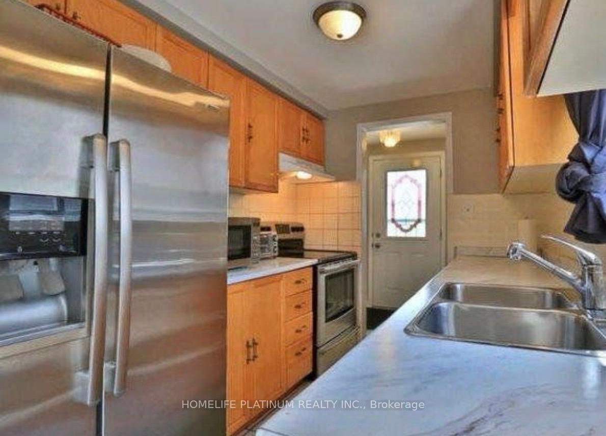 Photo 5 of 22 Calais Place, Kitchener, Victoria Hills — HOMEH