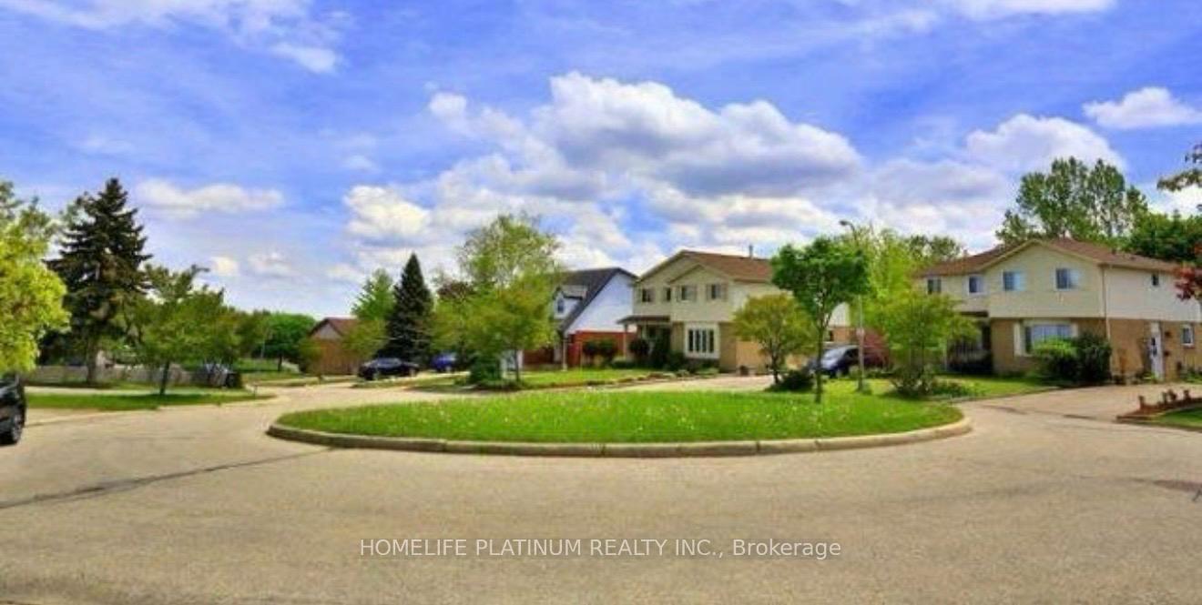 Photo 12 of 22 Calais Place, Kitchener, Victoria Hills — HOMEH
