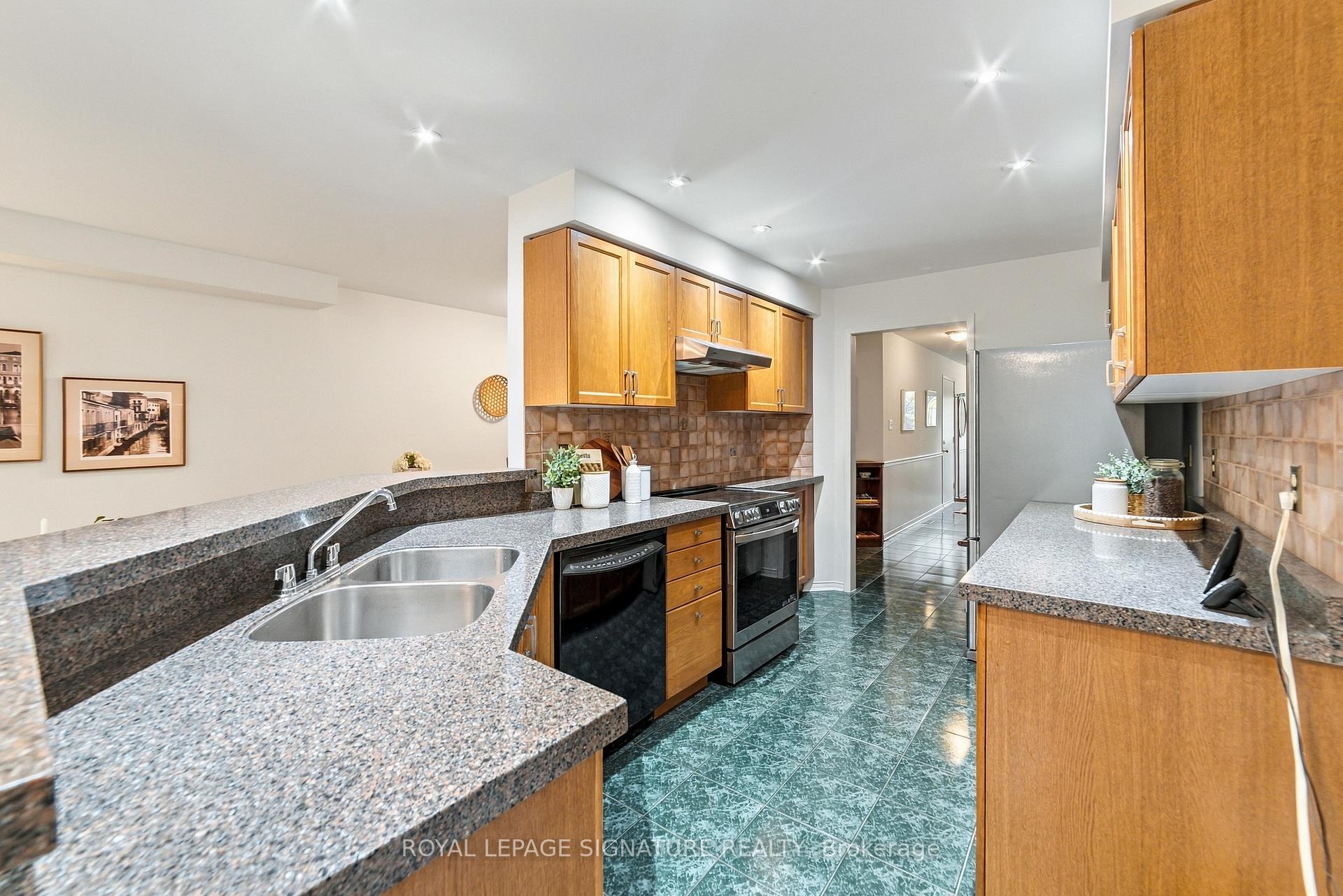 Photo 15 of 1152 Westview Terrace, Oakville, West Oak Trails — HOMEH