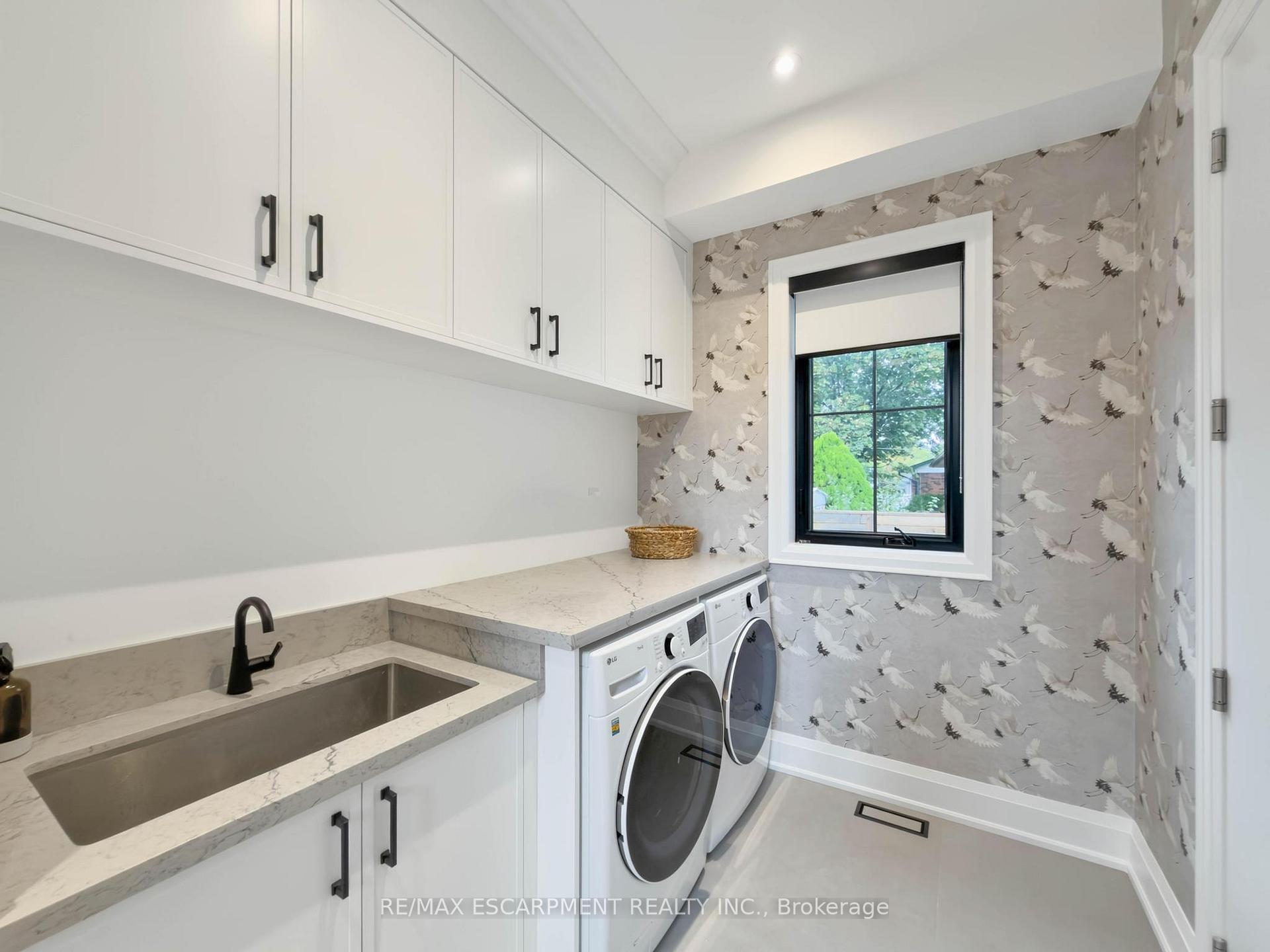 Photo 10 of 260 Kent Crescent, Burlington, Appleby — HOMEH