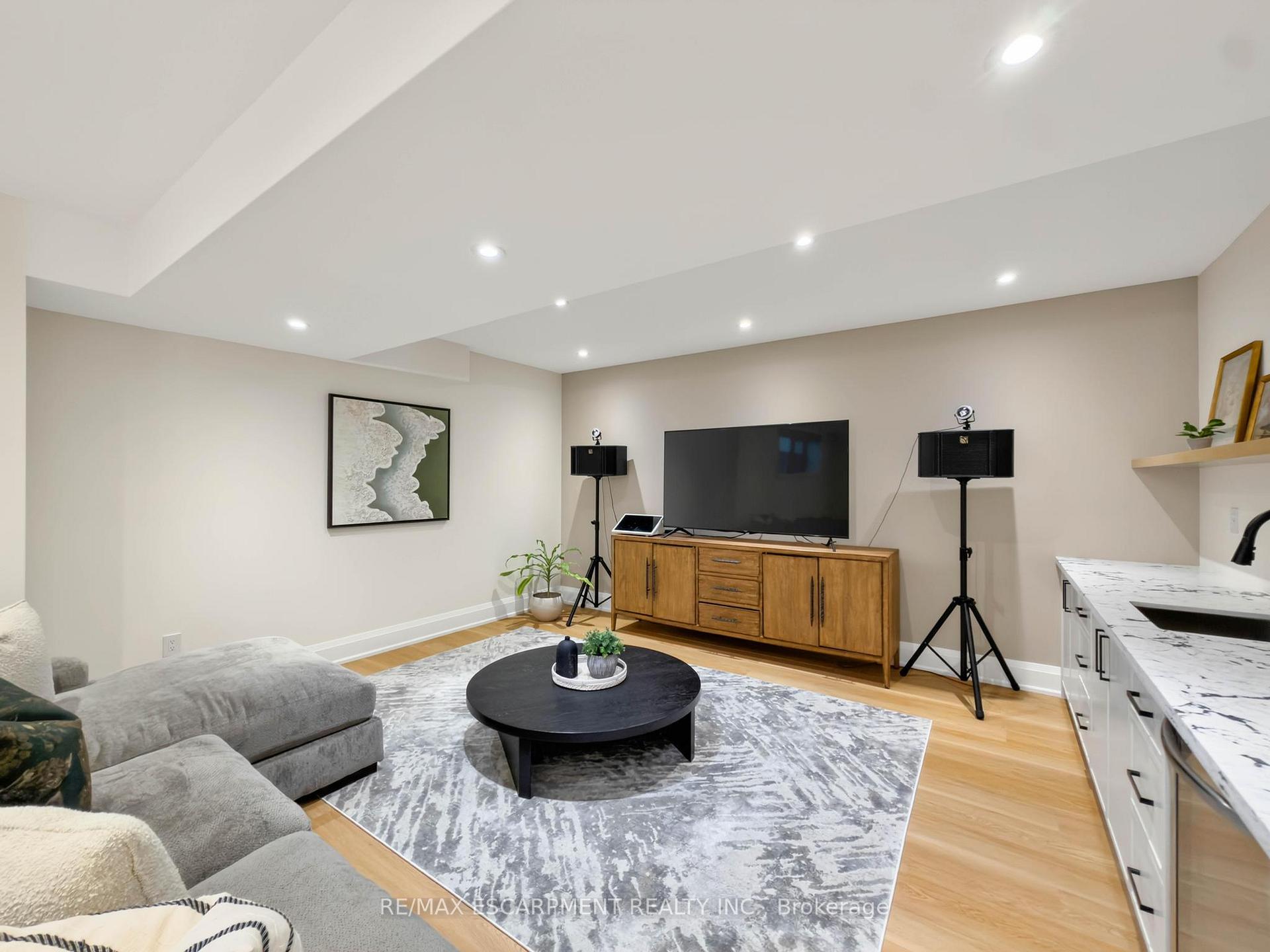 Photo 42 of 260 Kent Crescent, Burlington, Appleby — HOMEH