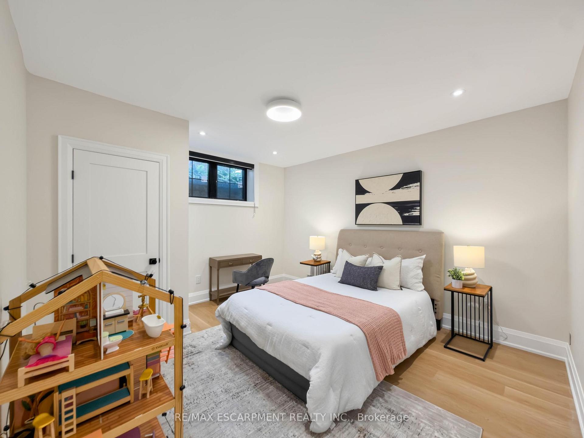 Photo 44 of 260 Kent Crescent, Burlington, Appleby — HOMEH