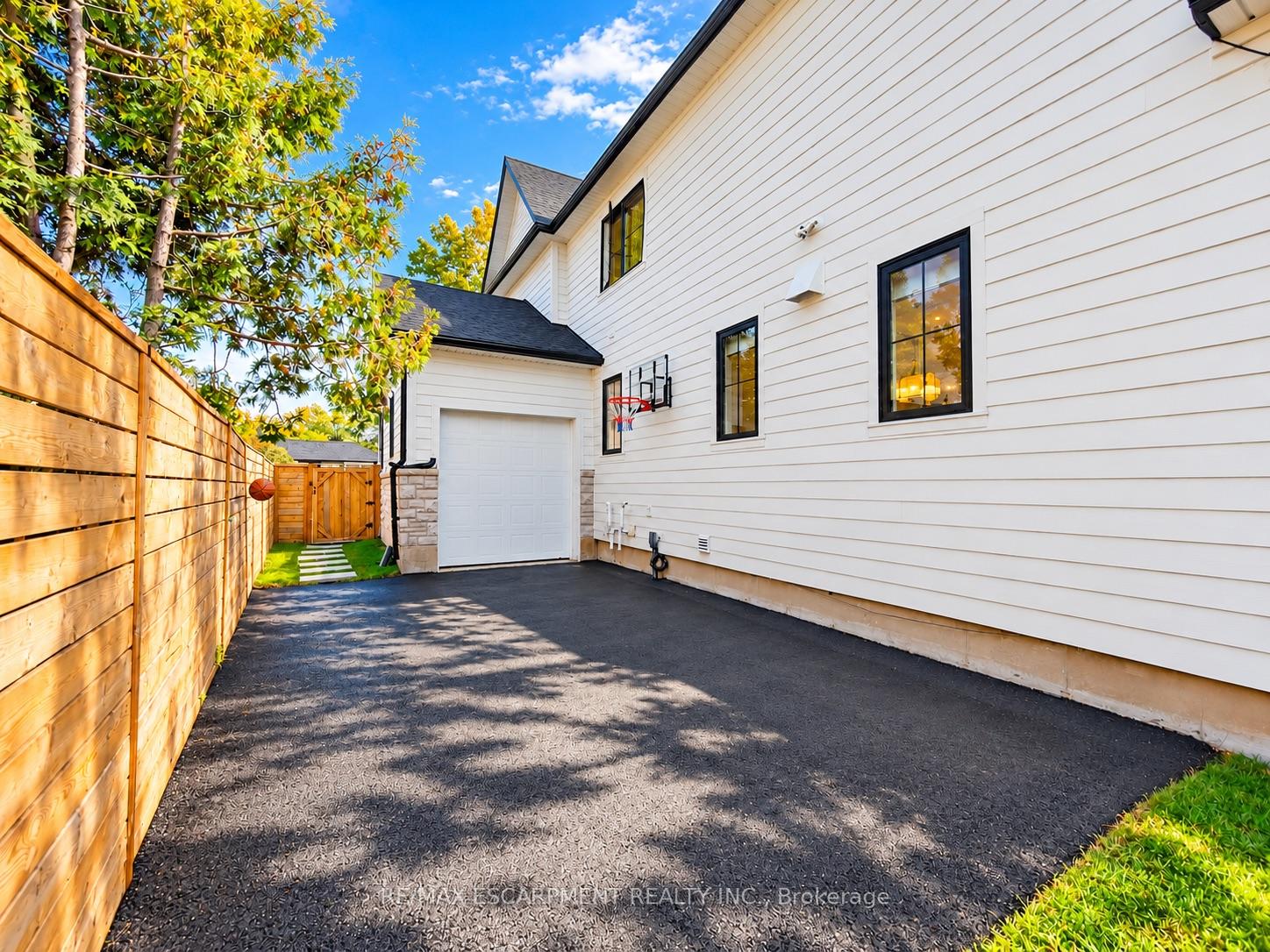 Photo 48 of 260 Kent Crescent, Burlington, Appleby — HOMEH