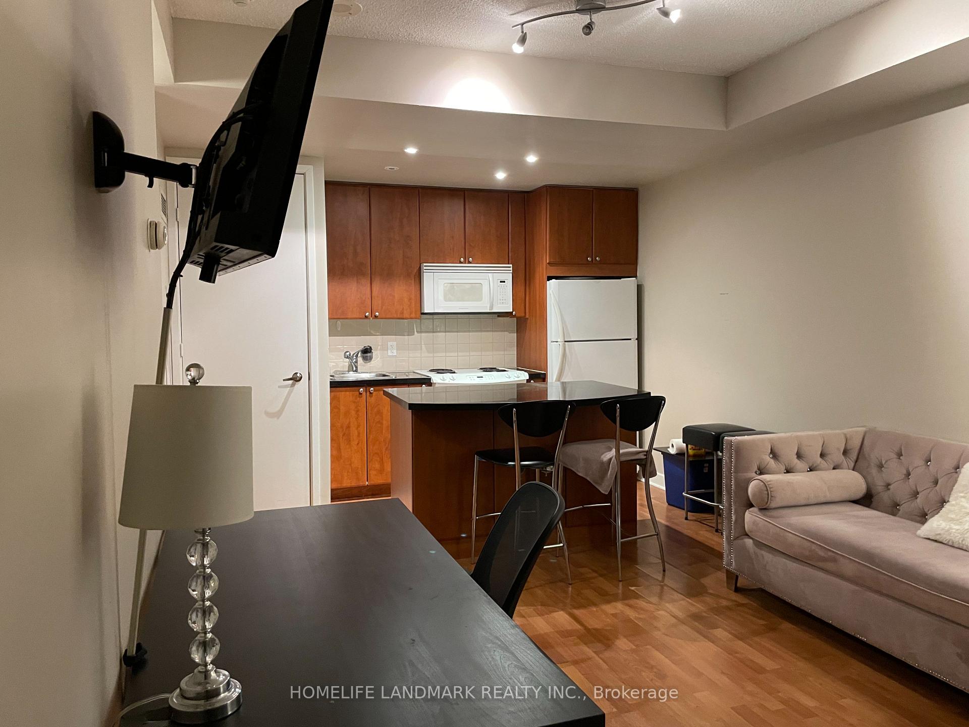 Photo of Unit 1501, 85 Bloor Street E
