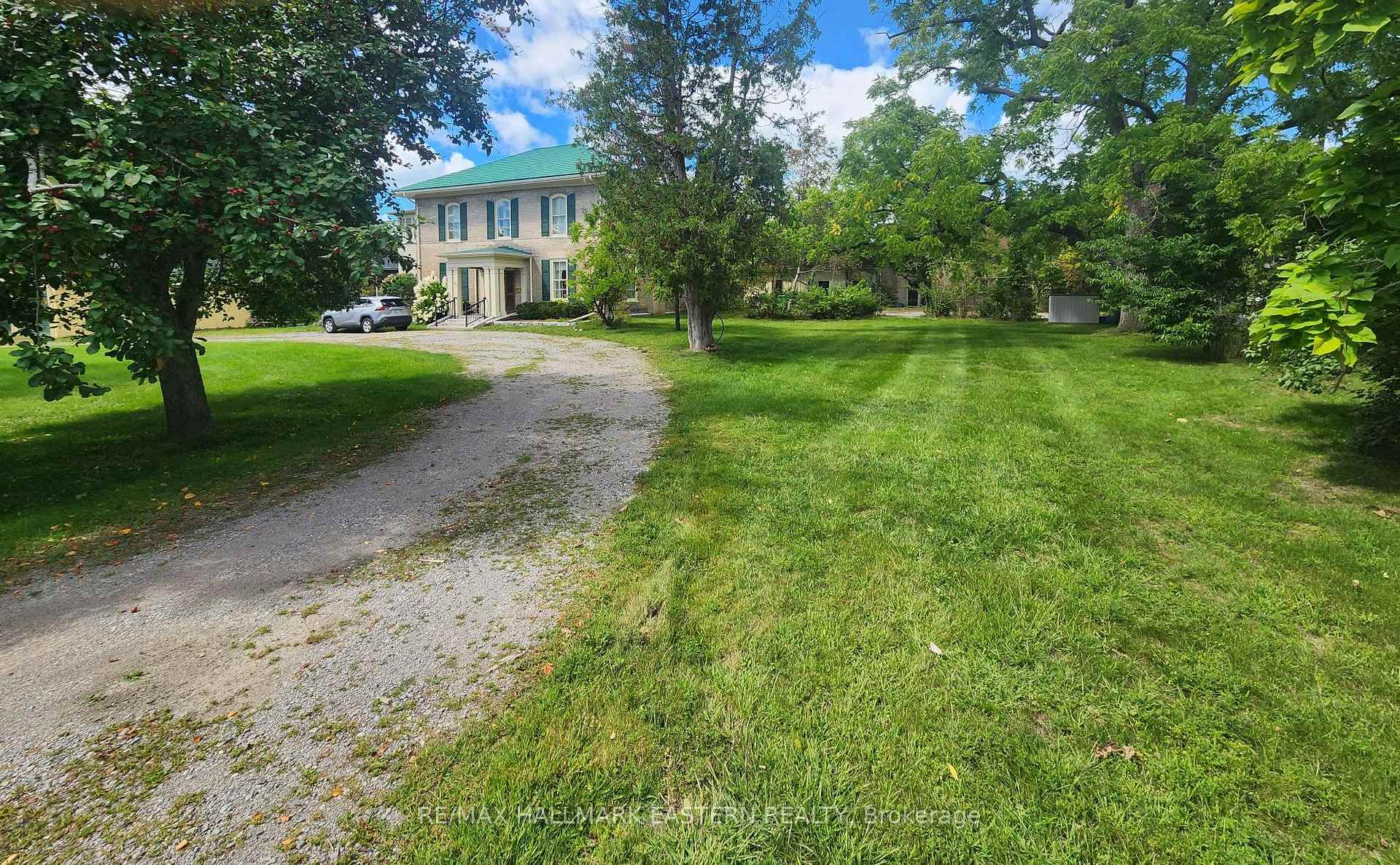 Photo 2 of 813 Water Street, Peterborough, Northcrest Ward 5 — HOMEH