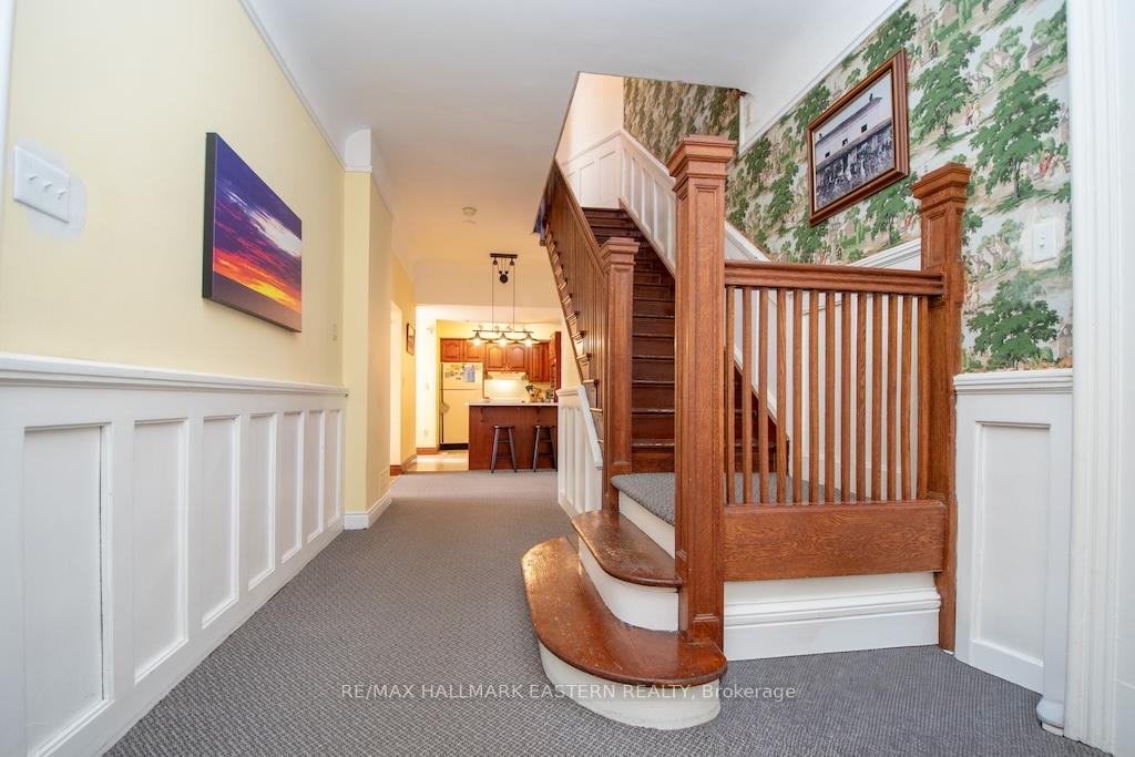 Photo 5 of 813 Water Street, Peterborough, Northcrest Ward 5 — HOMEH