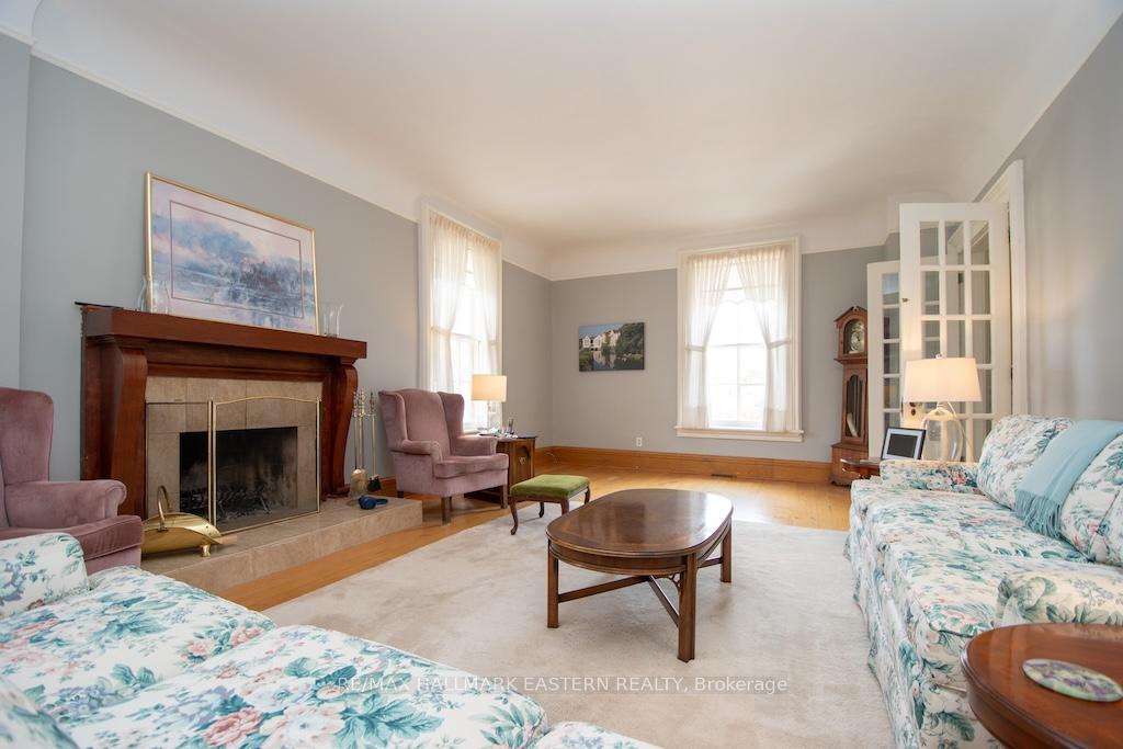 Photo 11 of 813 Water Street, Peterborough, Northcrest Ward 5 — HOMEH