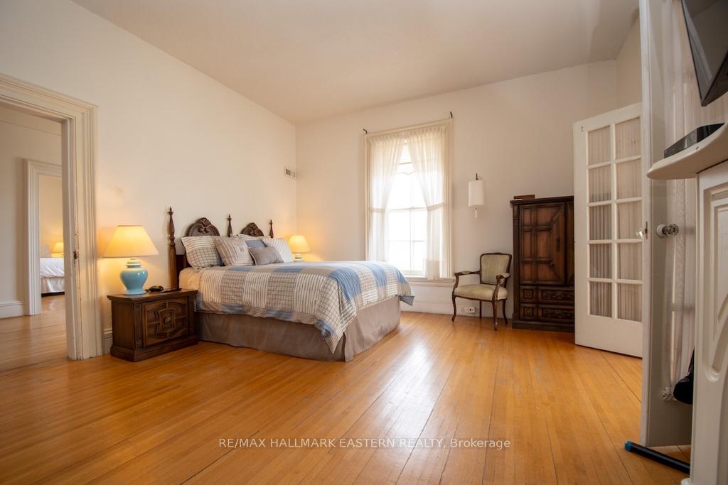 Photo 23 of 813 Water Street, Peterborough, Northcrest Ward 5 — HOMEH
