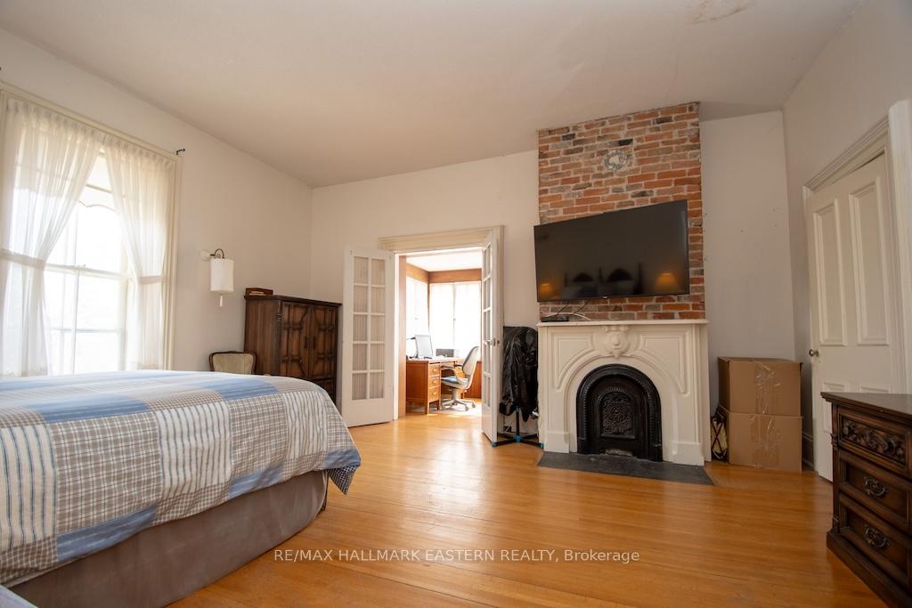 Photo 24 of 813 Water Street, Peterborough, Northcrest Ward 5 — HOMEH