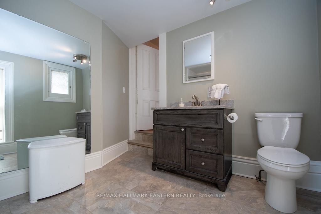 Photo 31 of 813 Water Street, Peterborough, Northcrest Ward 5 — HOMEH