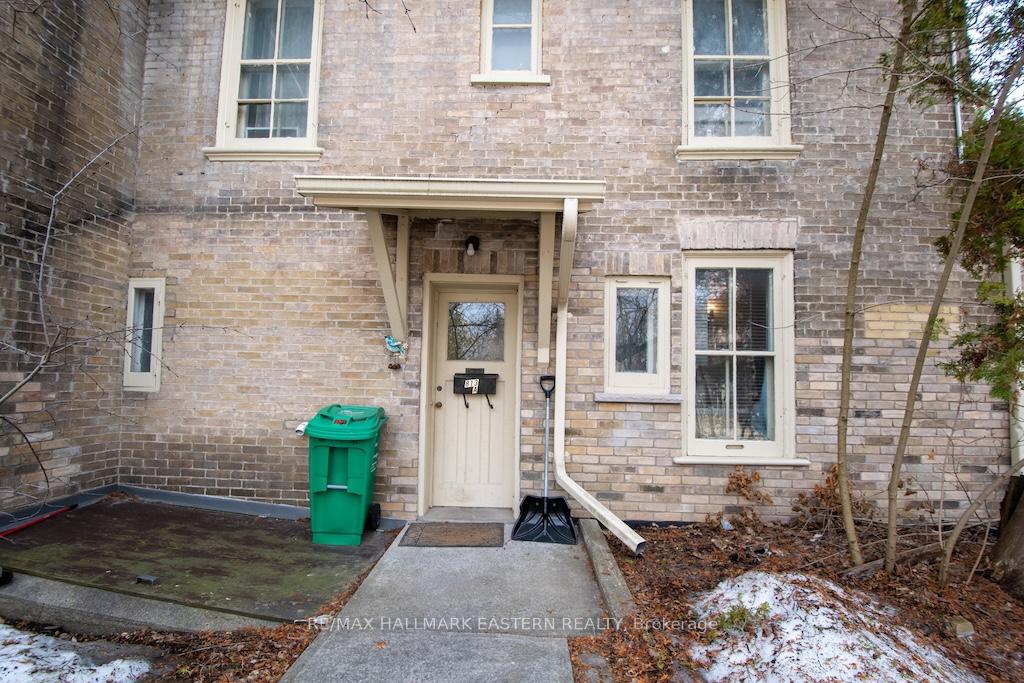 Photo 35 of 813 Water Street, Peterborough, Northcrest Ward 5 — HOMEH