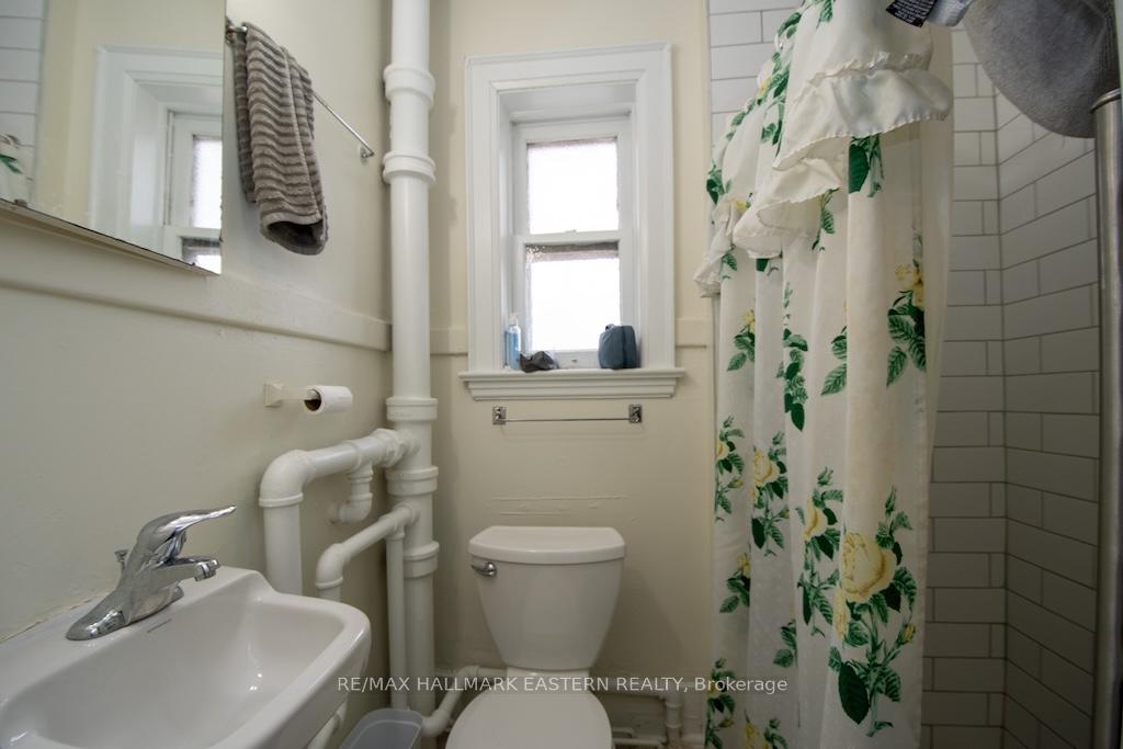 Photo 36 of 813 Water Street, Peterborough, Northcrest Ward 5 — HOMEH