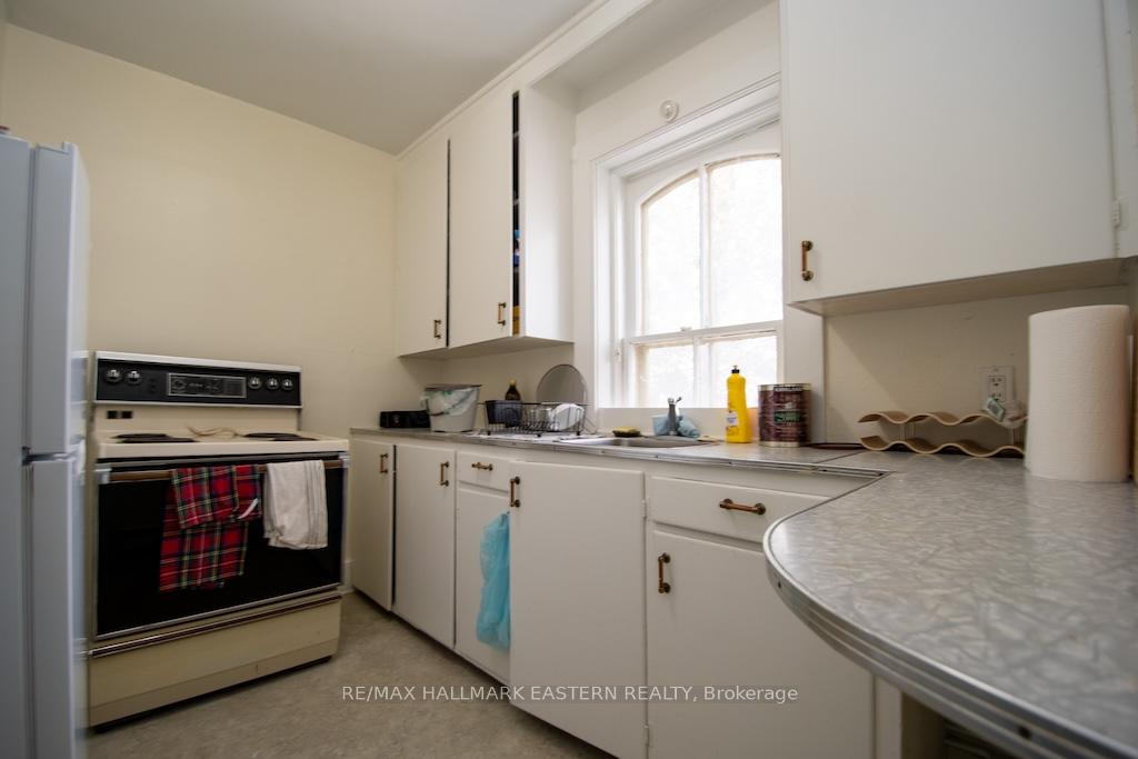 Photo 38 of 813 Water Street, Peterborough, Northcrest Ward 5 — HOMEH