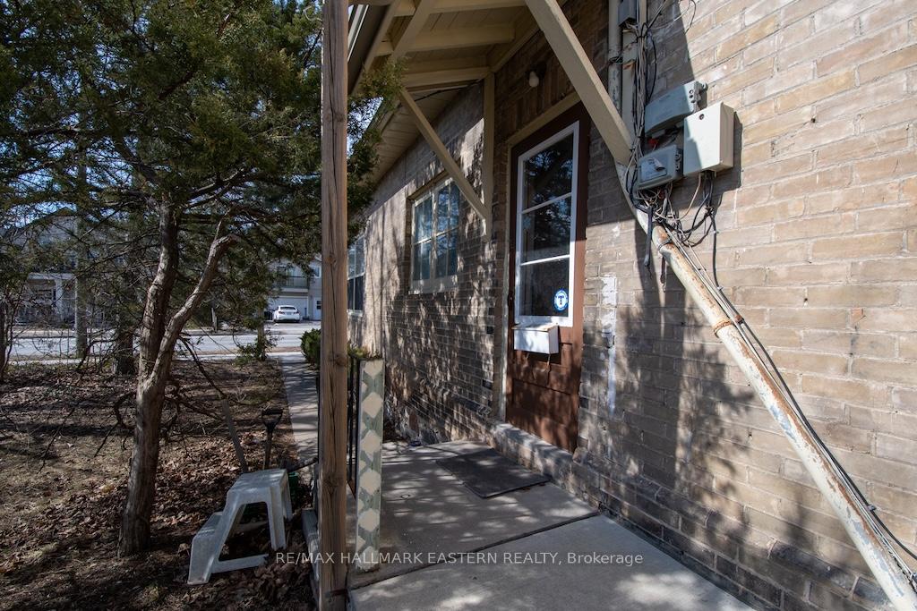 Photo 40 of 813 Water Street, Peterborough, Northcrest Ward 5 — HOMEH