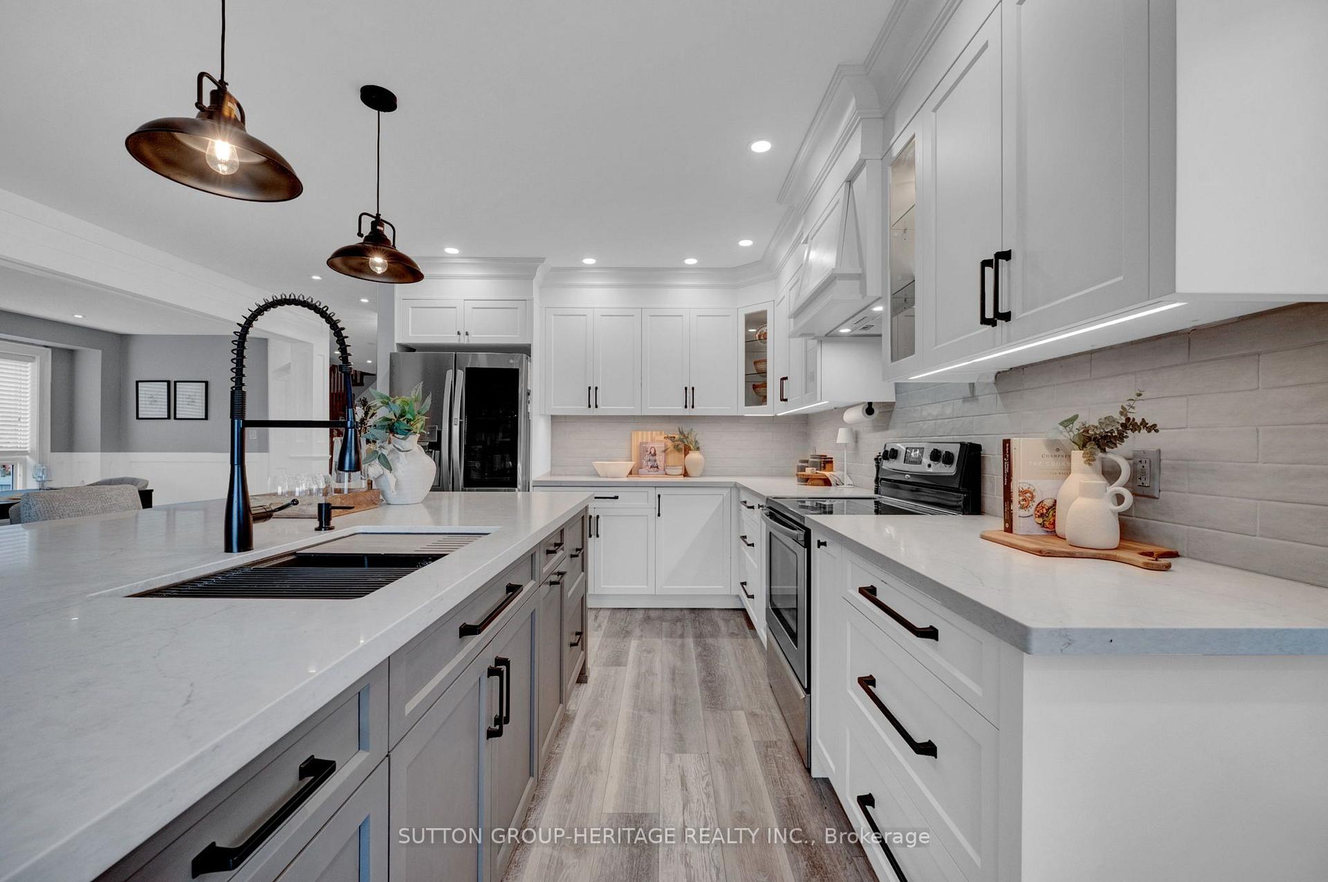 Photo 7 of 1318 Meath Drive, Oshawa, Pinecrest — HOMEH