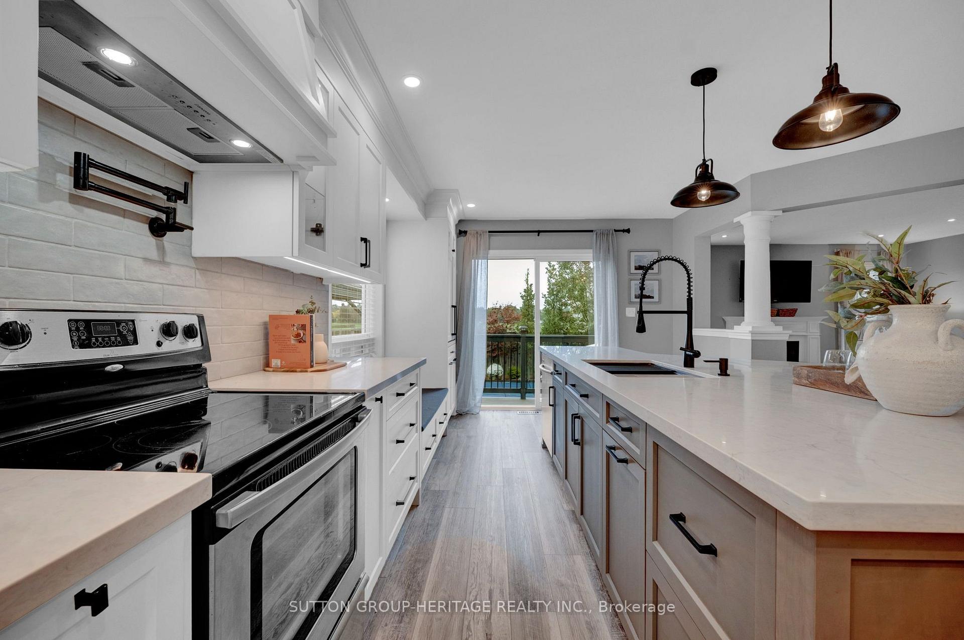 Photo 14 of 1318 Meath Drive, Oshawa, Pinecrest — HOMEH