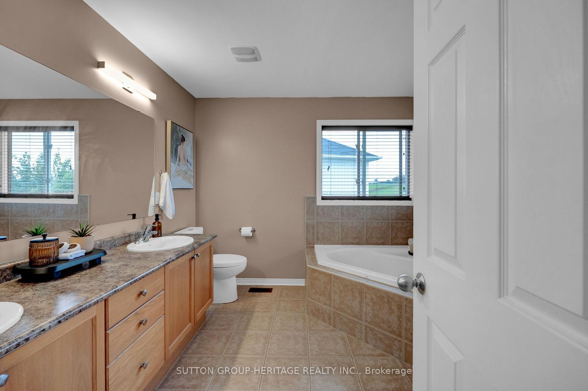 Photo 29 of 1318 Meath Drive, Oshawa, Pinecrest — HOMEH