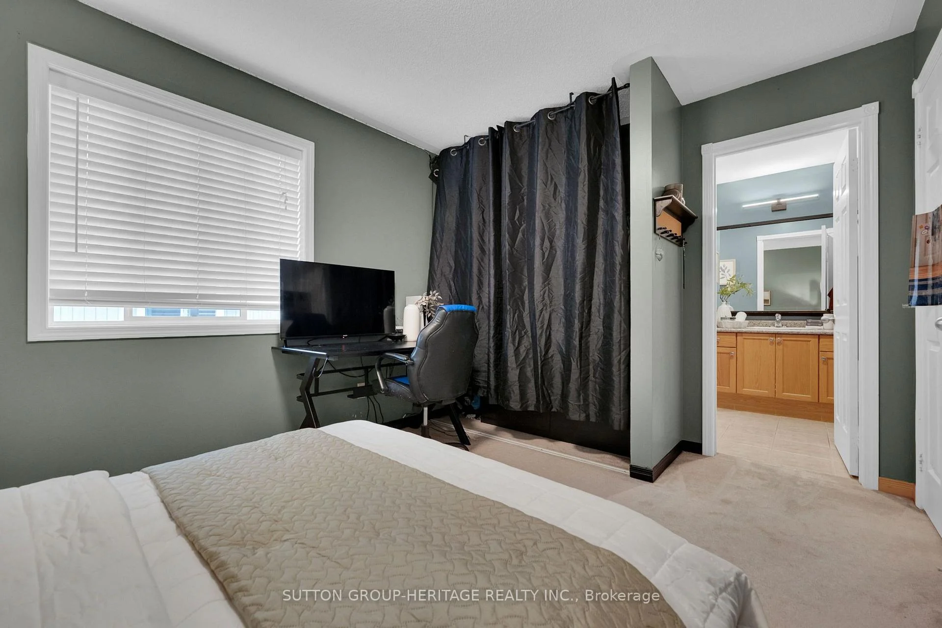 Photo 34 of 1318 Meath Drive, Oshawa, Pinecrest — HOMEH