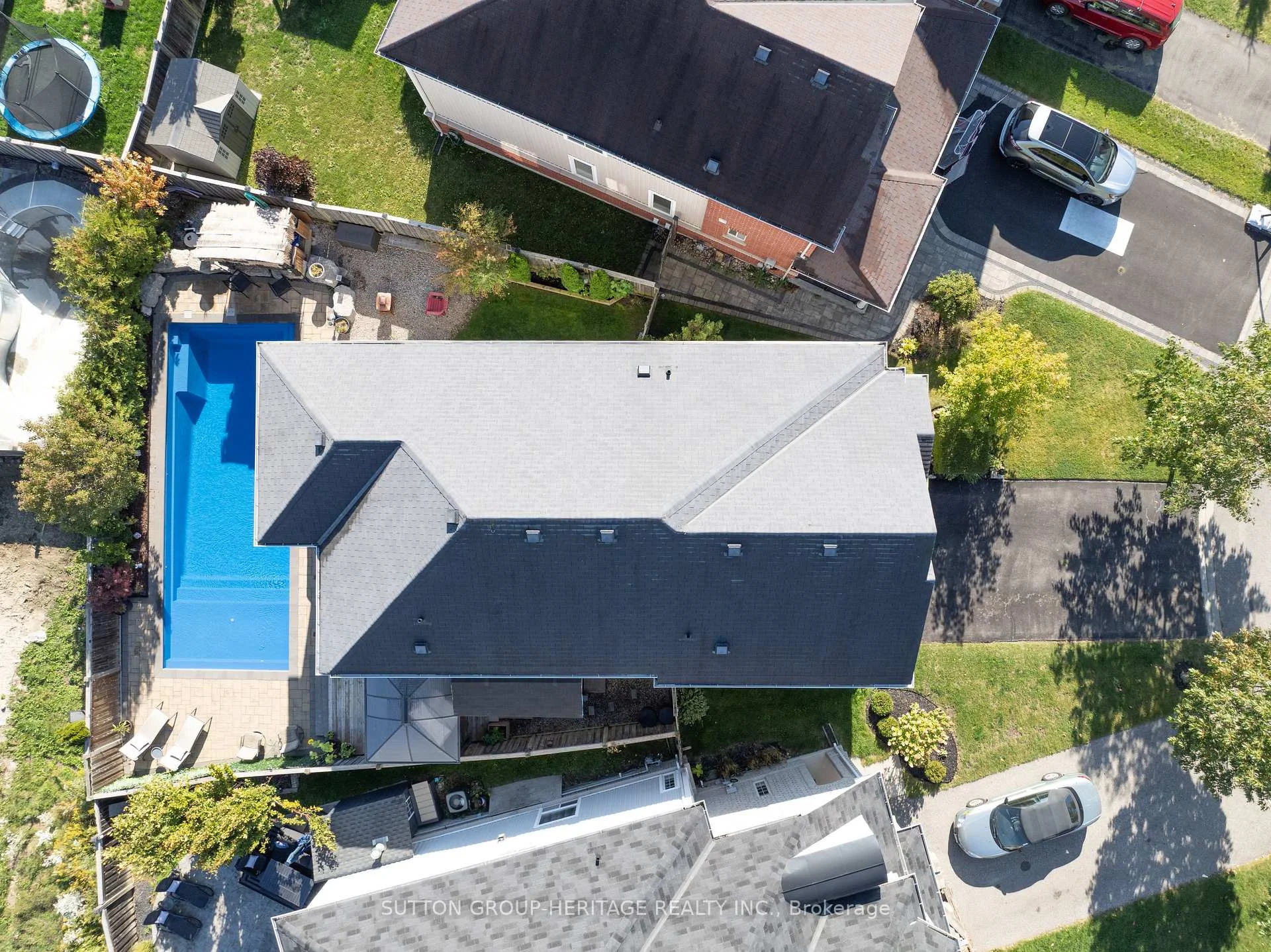 Photo 4 of 1318 Meath Drive, Oshawa, Pinecrest — HOMEH