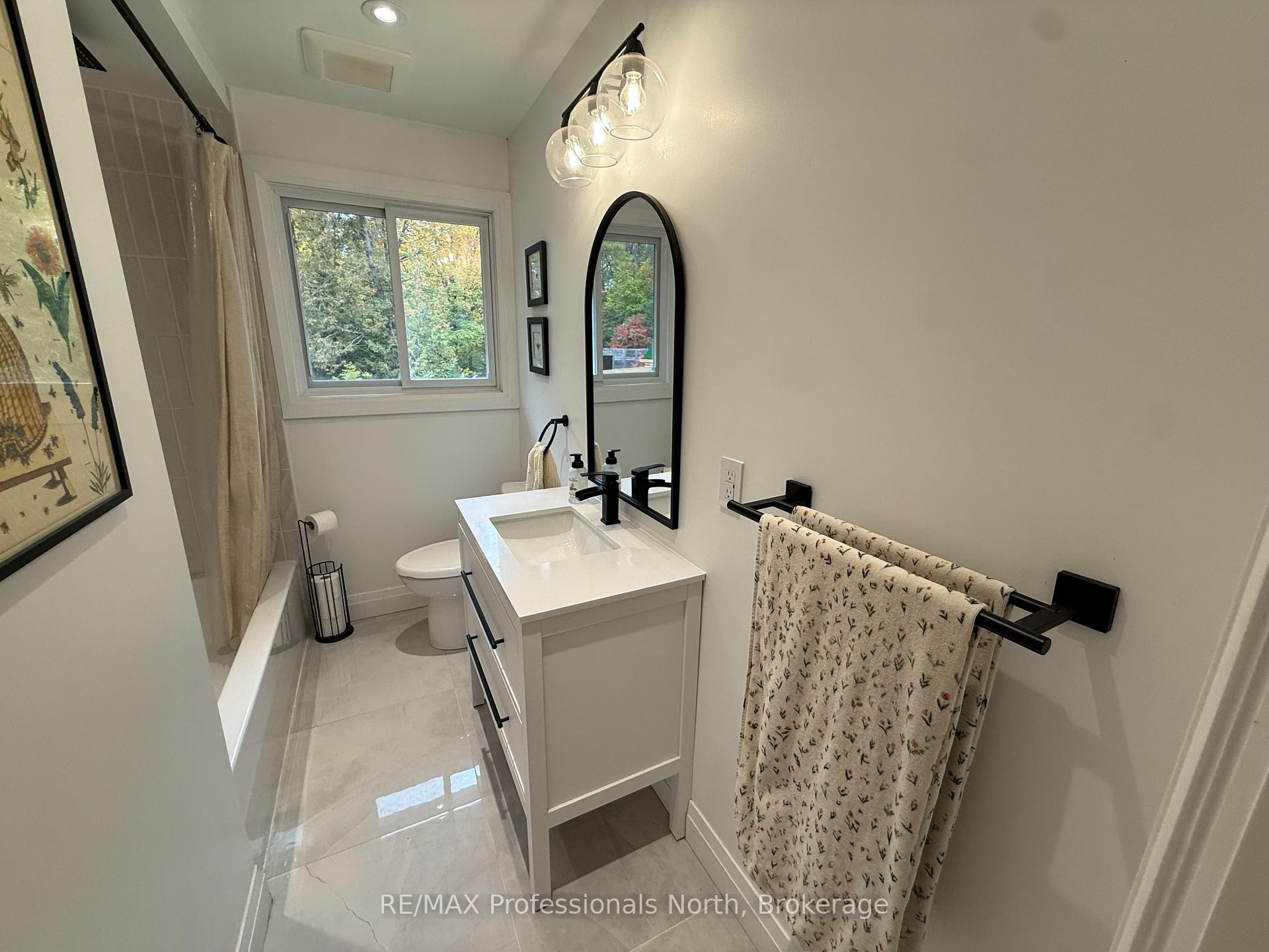 Photo 16 of 10417 County Road 503, Highlands East, Glamorgan — HOMEH