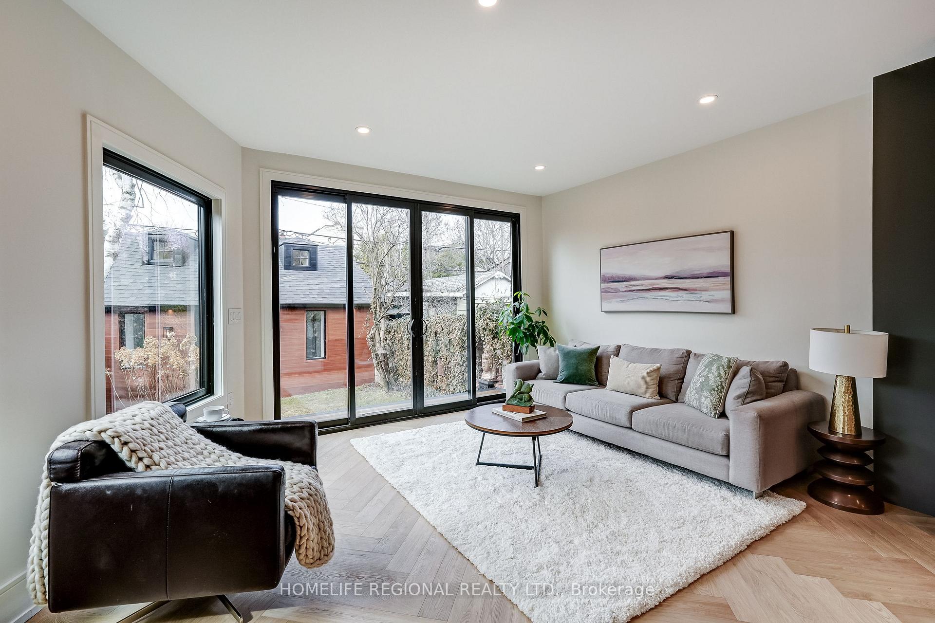 Photo 11 of 12 Macdonell Avenue, Toronto, Roncesvalles — HOMEH