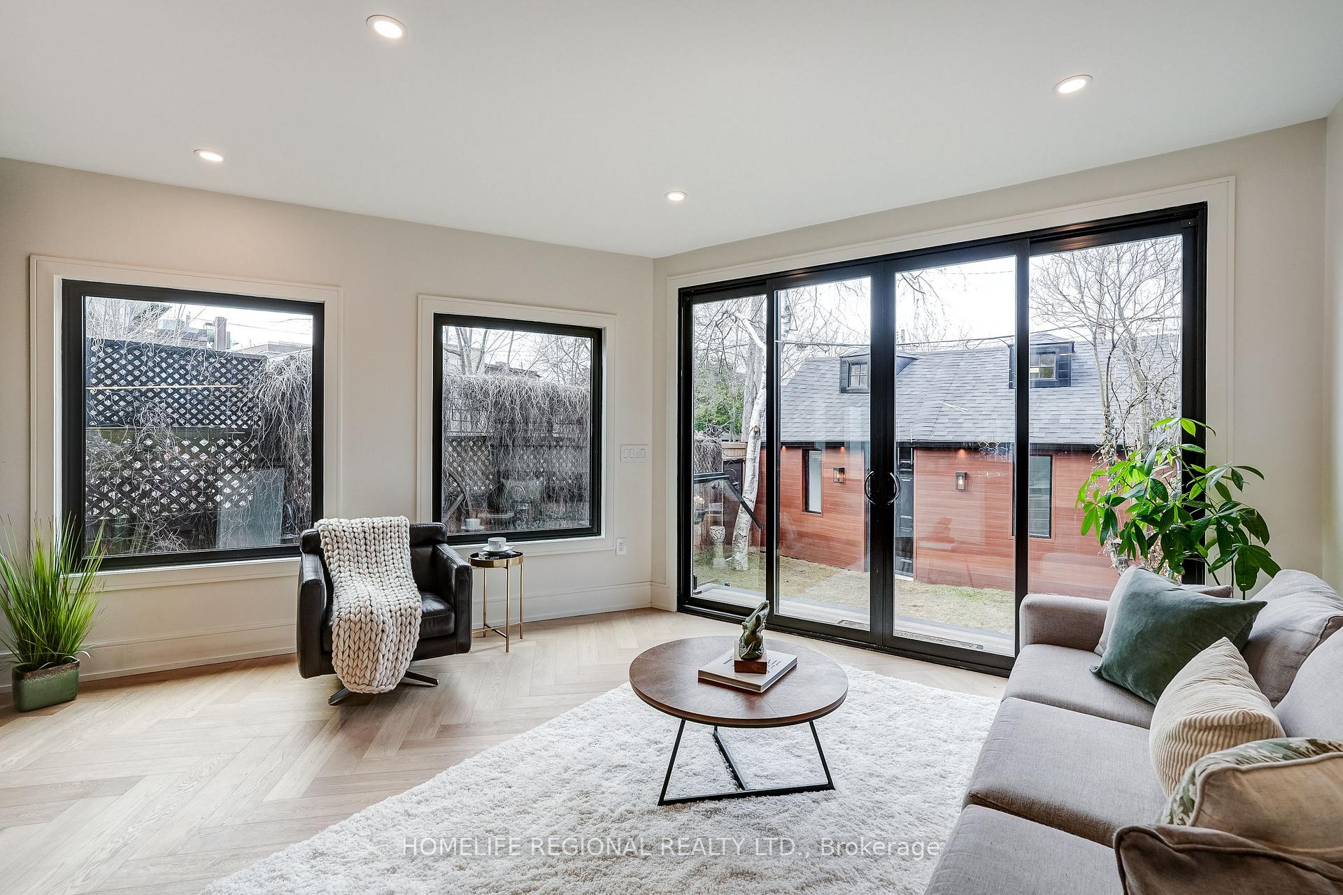 Photo 12 of 12 Macdonell Avenue, Toronto, Roncesvalles — HOMEH