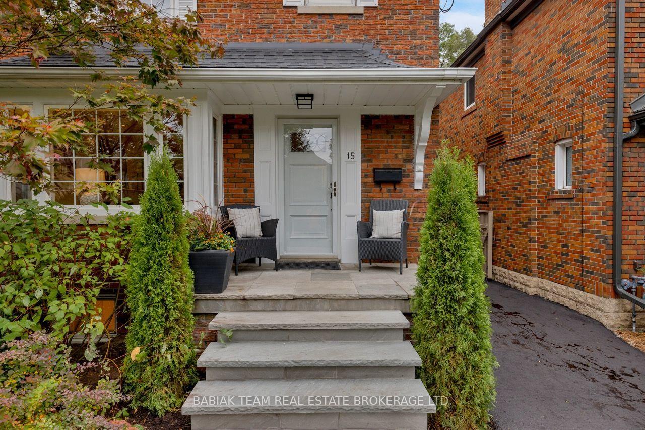 Photo 3 of 15 Bridgeview Road, Toronto, Lambton Baby Point — HOMEH