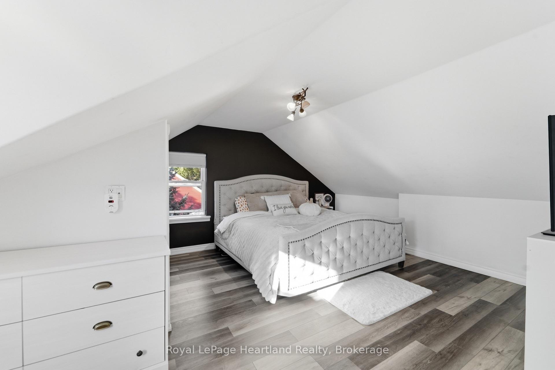 Photo 23 of 129 Bayfield Road, Goderich, Goderich (Town) — HOMEH