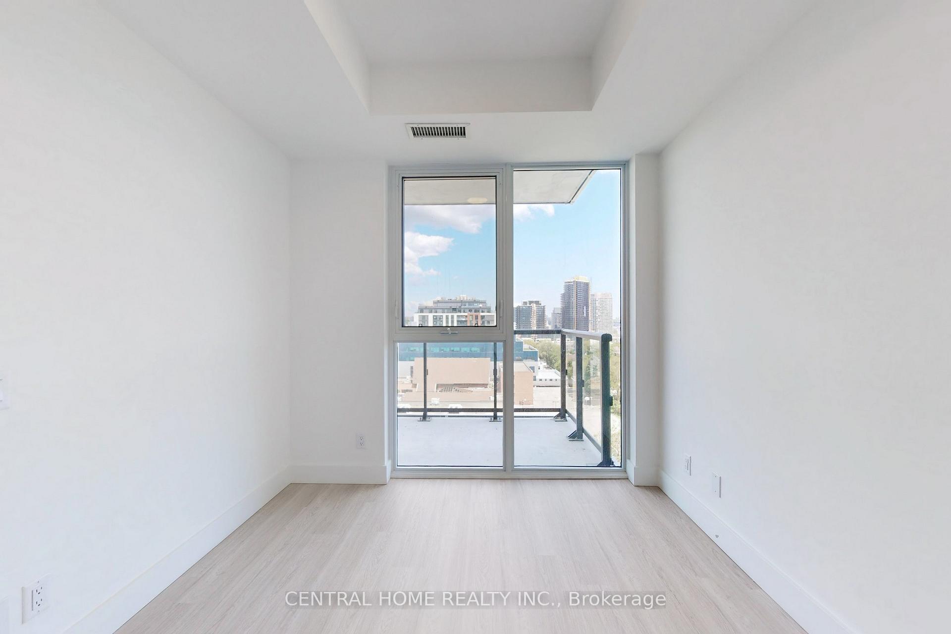 Photo 7 of Unit 917, 6 Greenbriar Road, North York, Bayview Village — HOMEH